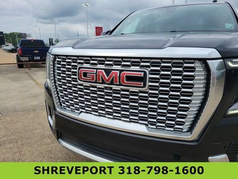 Certified 2021 GMC Yukon XL Denali w/ Denali Premium Package AWD/4WD image 32