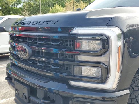 Used 2024 Ford F250 XLT w/ Black Appearance Package image 9