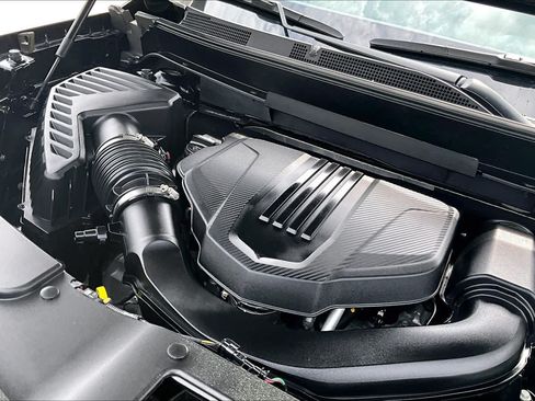 Used 2025 Chevrolet Traverse RS w/ LPO, Floor Liner Package FWD image 31