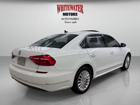 Used 2016 Volkswagen Passat 1.8T SE FWD image 4