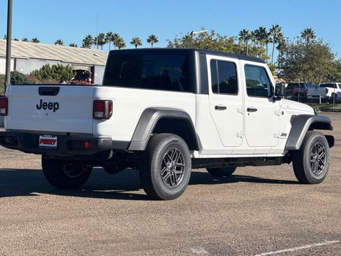 New 2026 Jeep Gladiator Sport image 4