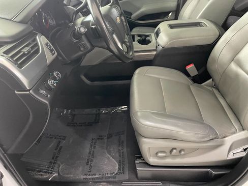 Used 2020 Chevrolet Suburban LT image 17