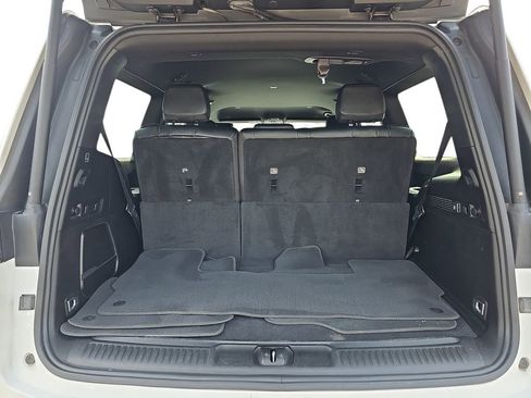 Used 2024 Jeep Wagoneer Series II w/ Flexible Seating Group RWD image 30