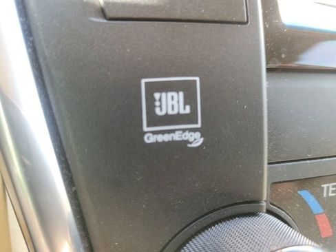 Used 2016 Toyota Camry LE image 12