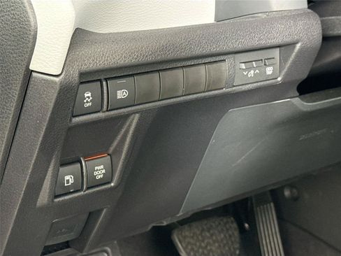Certified 2026 Toyota Sienna XLE FWD image 16