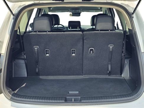 Certified 2025 Kia Telluride LX FWD image 12