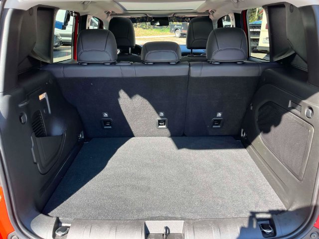 Used 2023 Jeep Renegade Trailhawk w/ Sun/Sound Group AWD/4WD image 19
