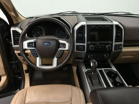 Used 2020 Ford F150 Lariat image 16