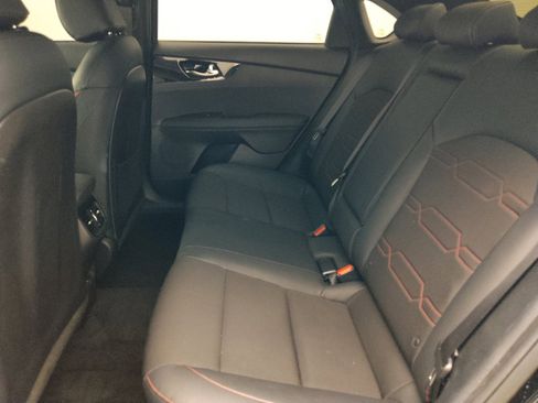 Used 2022 Kia Forte GT w/ GT Technology Package FWD image 18