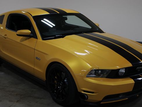 Used 2011 Ford Mustang GT RWD image 40