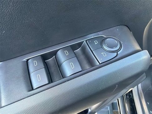 Used 2025 Chevrolet Colorado W/T w/ WT Custom Package image 18