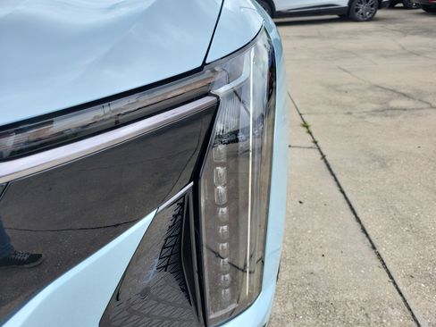 New 2026 Cadillac Optiq V AWD/4WD image 9