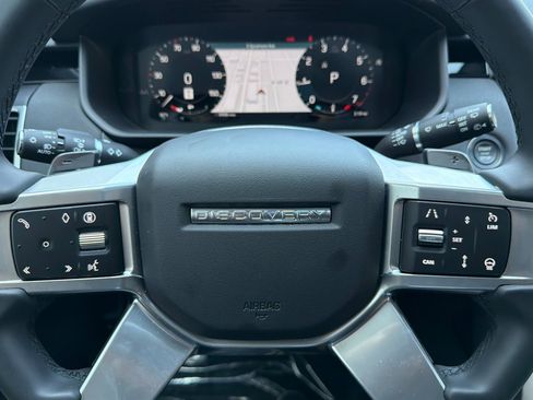 Certified 2025 Land Rover Discovery S AWD/4WD image 11