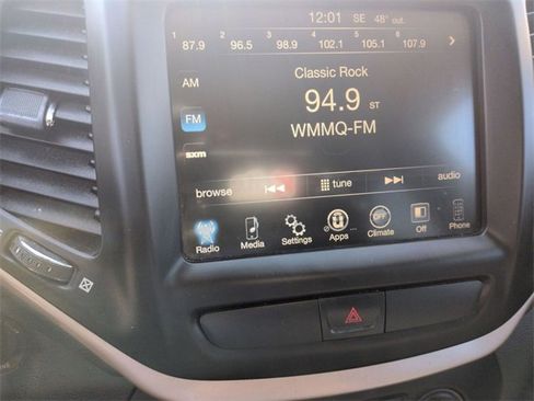 Used 2015 Jeep Cherokee Latitude image 22