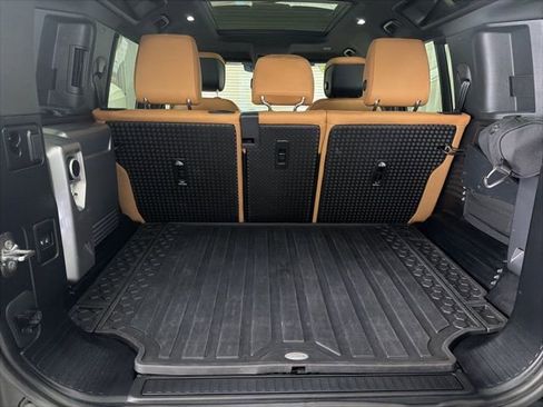 Used 2024 Land Rover Defender 110 S image 26