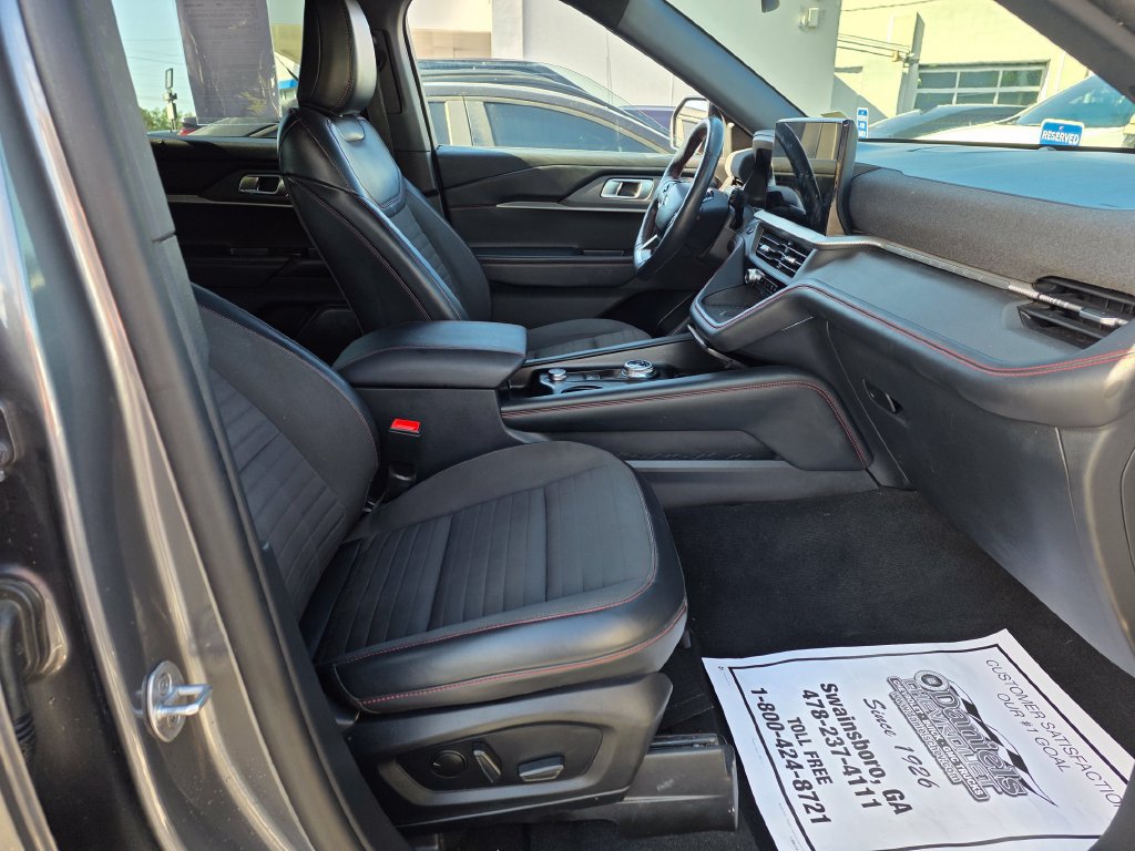 Used 2025 Ford Explorer ST-Line w/ Premium Package RWD image 25