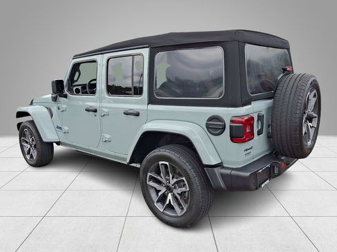 Used 2024 Jeep Wrangler Unlimited w/ Convenience Group AWD/4WD image 7