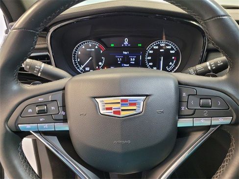 Certified 2024 Cadillac XT6 Luxury image 28