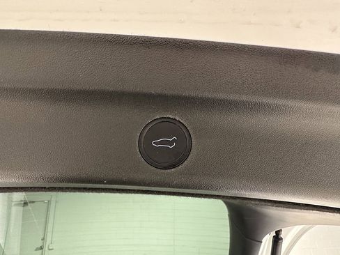 Used 2021 Tesla Model Y Long Range image 8