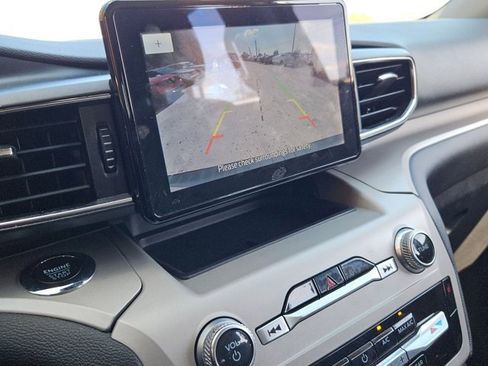 Used 2024 Ford Explorer XLT w/ Equipment Group 202A image 18
