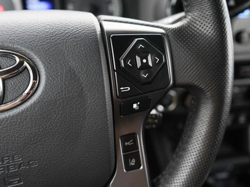 Used 2019 Toyota Tacoma TRD Off-Road w/ TRD Premium Off Road Package AWD/4WD image 21