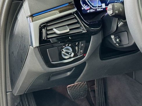 Used 2023 BMW 530e w/ Convenience Package image 10