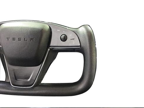 Used 2023 Tesla Model S Standard Range image 31