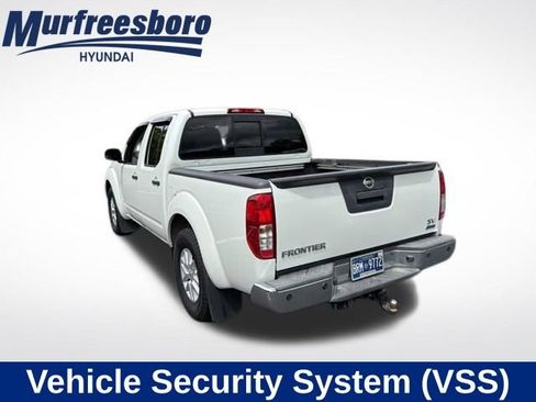 Used 2017 Nissan Frontier SV w/ SV Value Truck Package RWD image 9