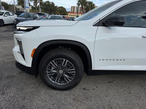 New 2026 Chevrolet Traverse LT image 11