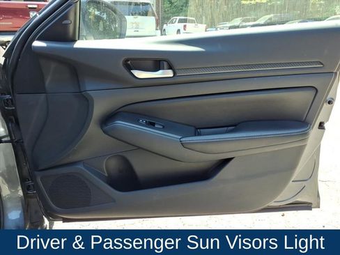 Used 2024 Nissan Altima 2.5 SV w/ SV Premium Package FWD image 29