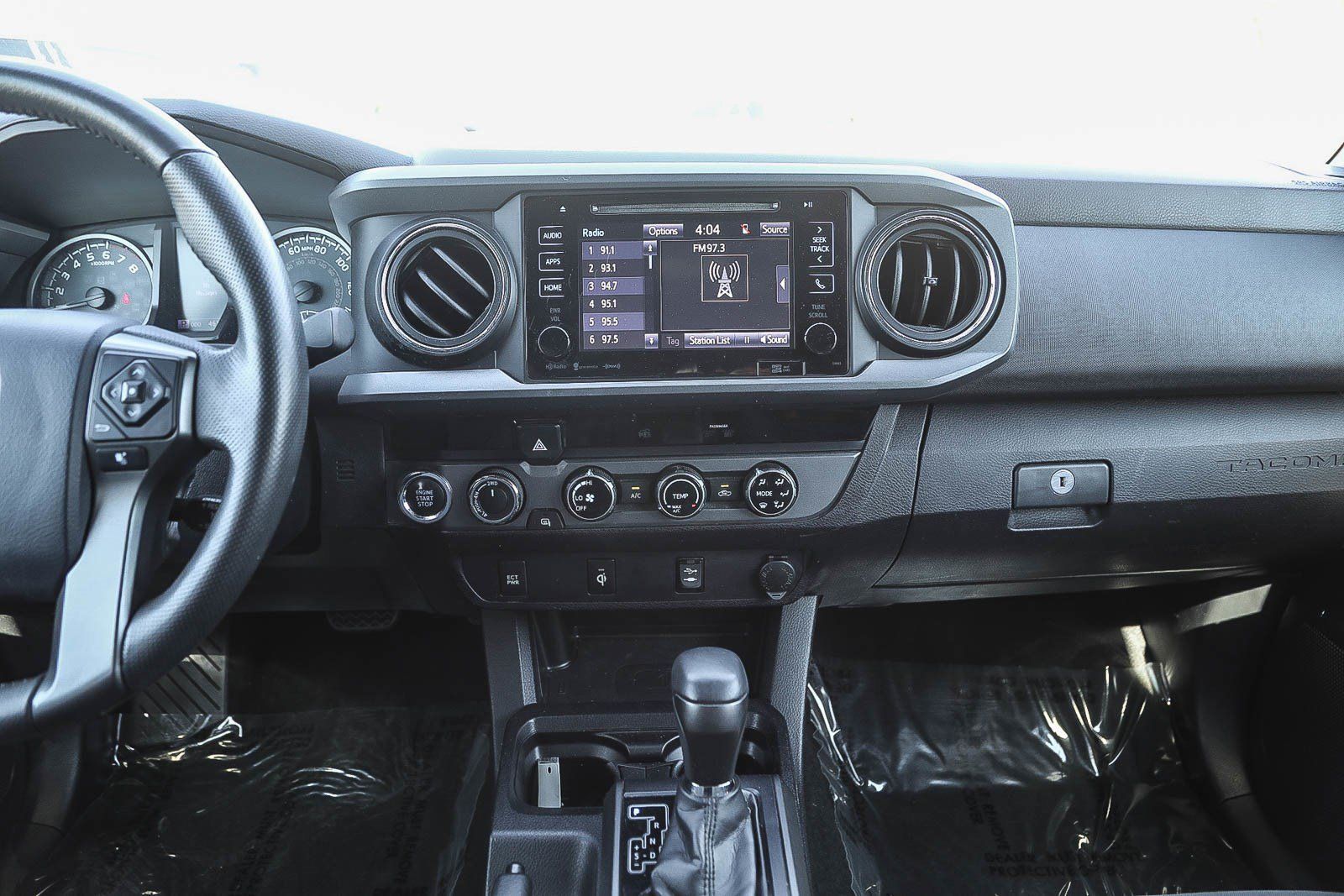 Used 2017 Toyota Tacoma TRD Sport AWD/4WD image 13