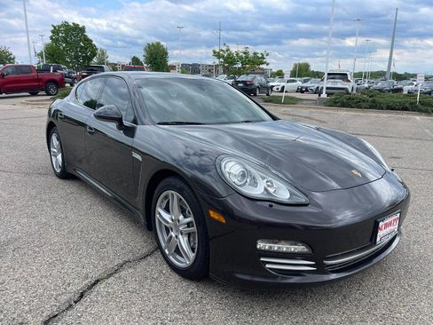 Used 2013 Porsche Panamera 4 Platinum Edition image 2