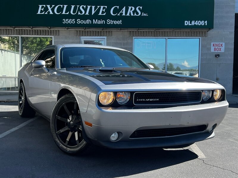 Used 2013 Dodge Challenger SXT Plus RWD image 1