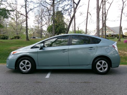 Used 2012 Toyota Prius Two image 8