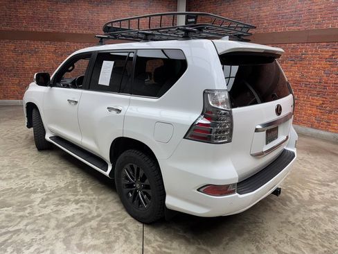 Used 2021 Lexus GX 460 Premium image 3