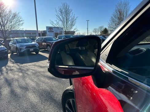 Certified 2022 Toyota Highlander XLE image 14