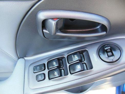 Used 2004 Hyundai Elantra GT image 12