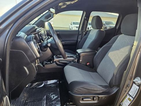 Used 2021 Toyota Tacoma 4x4 Double Cab image 12