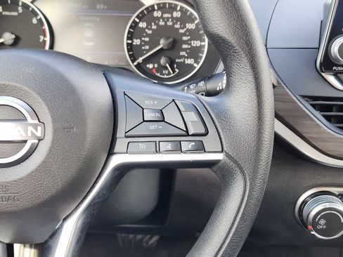 Used 2025 Nissan Altima 2.5 SV FWD image 26