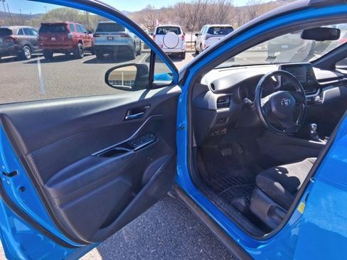 Used 2019 Toyota C-HR XLE image 4