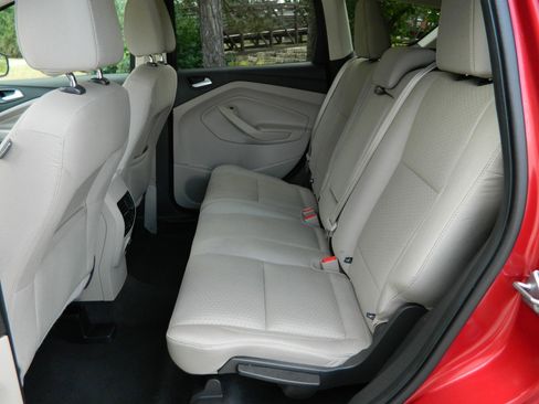 Used 2017 Ford Escape SE image 19