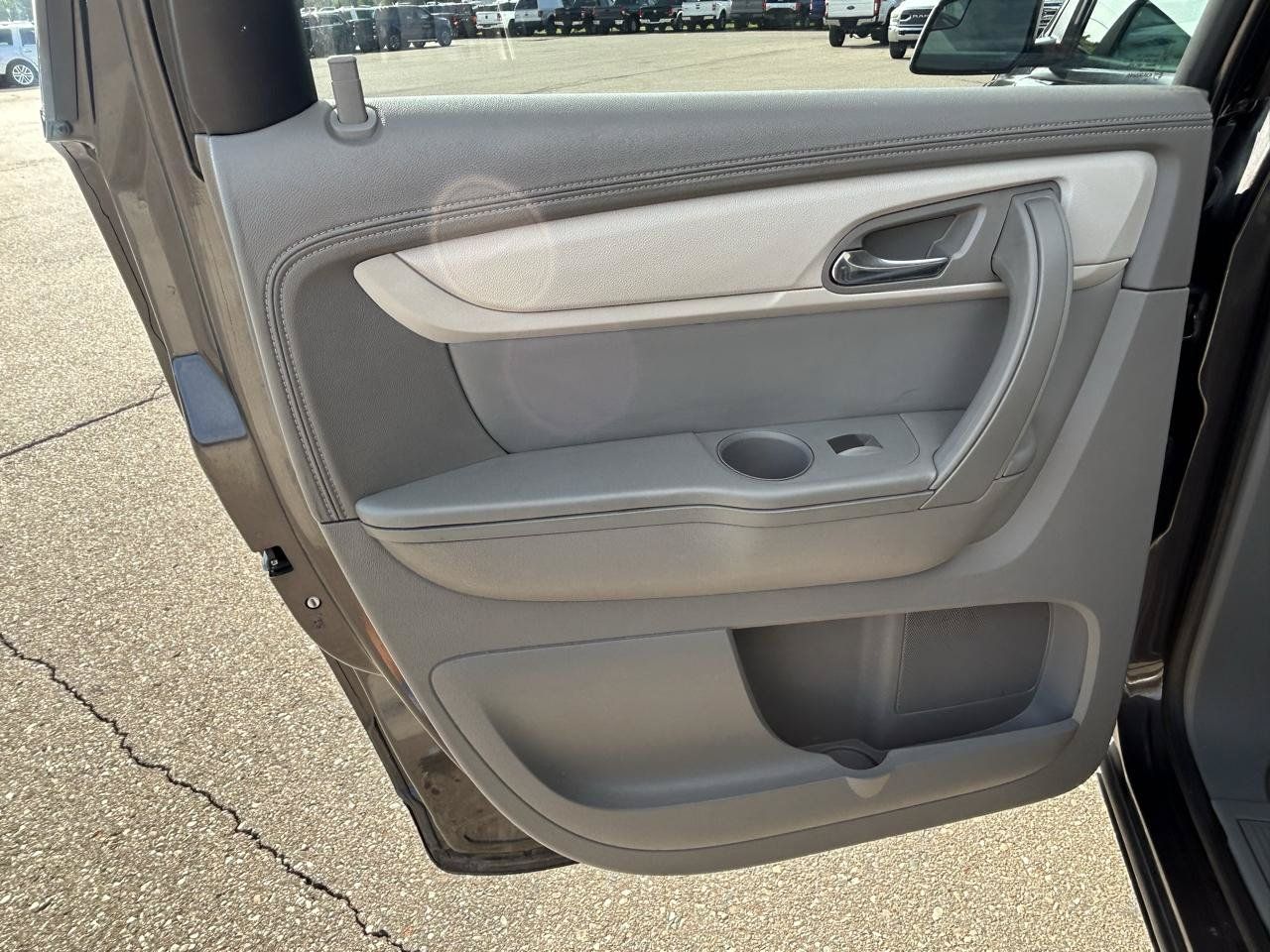 Used 2013 Chevrolet Traverse LS FWD image 14