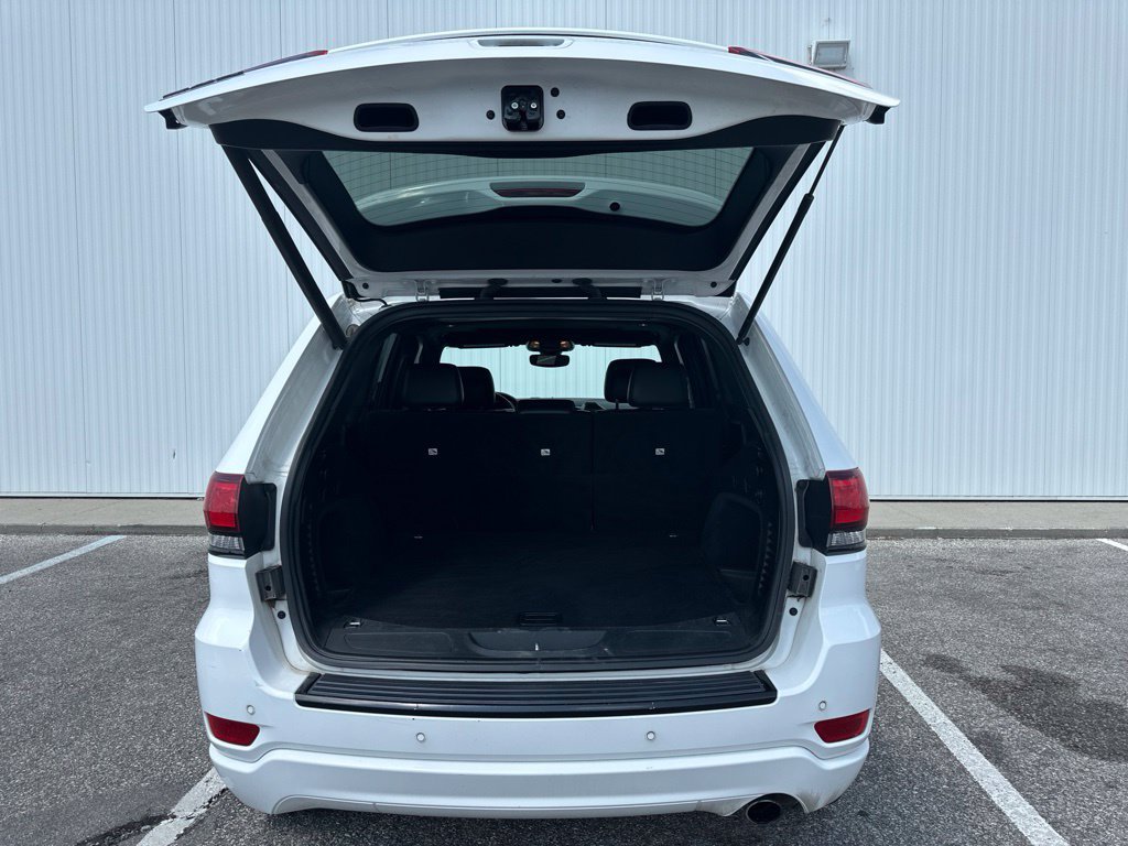 Used 2018 Jeep Grand Cherokee Altitude AWD/4WD image 19