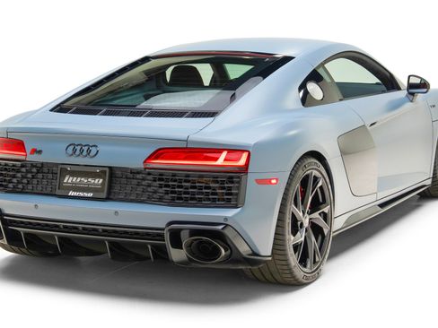 Used 2022 Audi R8 V10 w/ Premium Package RWD image 43