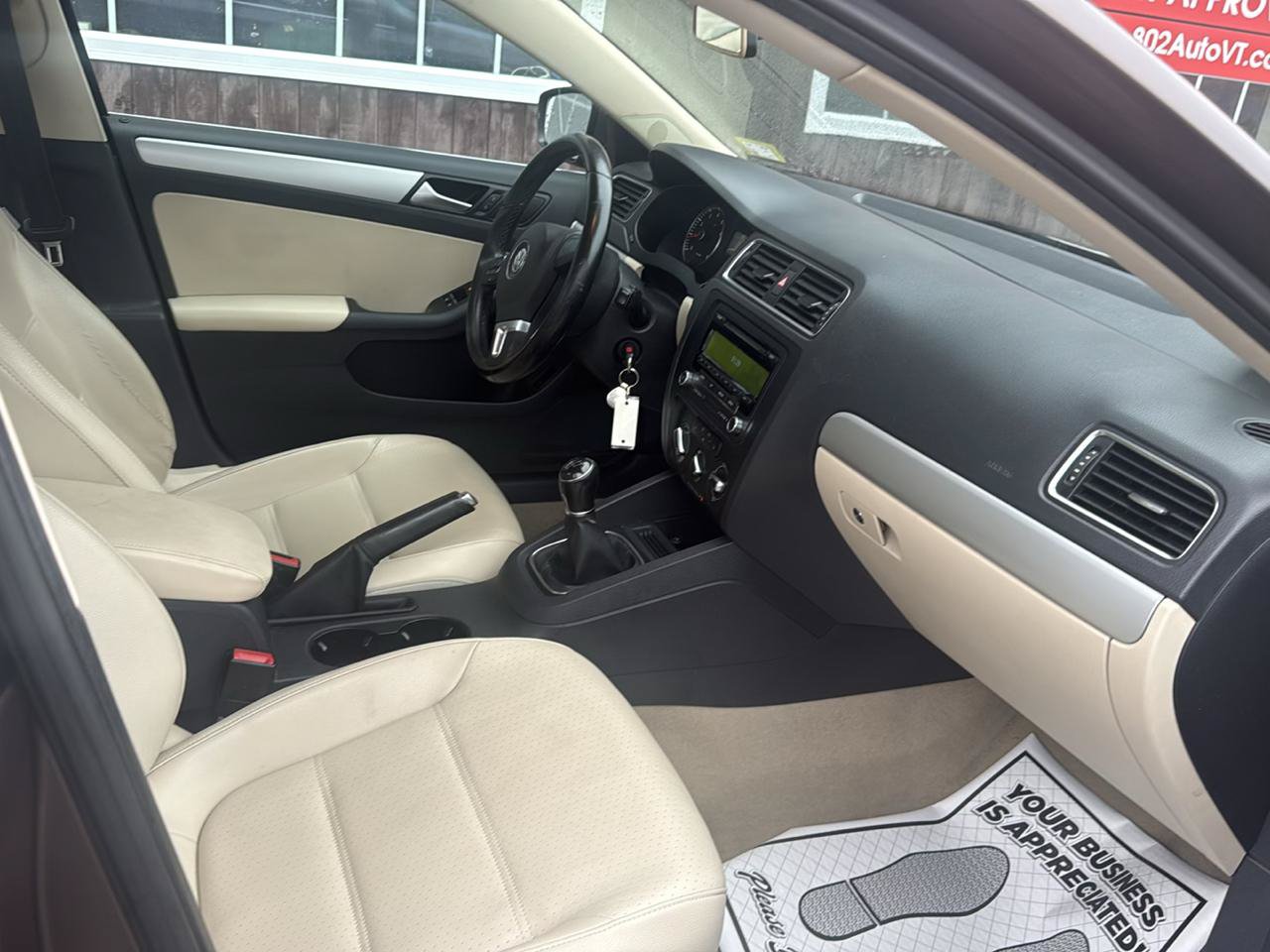 Used 2014 Volkswagen Jetta SE FWD image 10