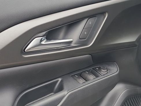 New 2026 Chevrolet Equinox EV LT w/ LPO, Blackout Package image 19