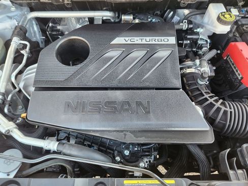 Used 2024 Nissan Rogue SV image 32