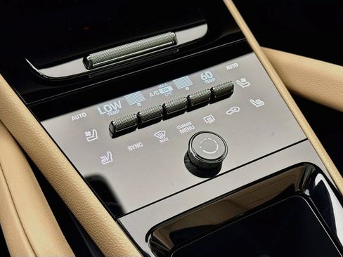 New 2026 Porsche Cayenne Coupe AWD/4WD image 22