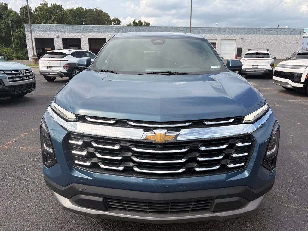 Used 2025 Chevrolet Equinox LT w/ Safety and Technology Package FWD image 2