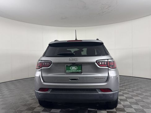 Used 2018 Jeep Compass Sport w/ Tech Group FWD image 10